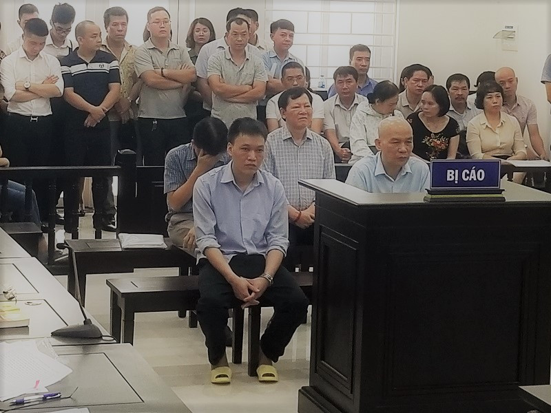 Các bị cáo tại tòa.