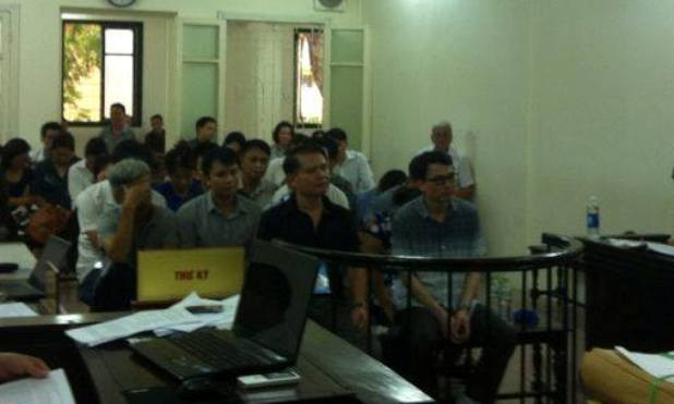 Các bị cáo tại phiên toà.