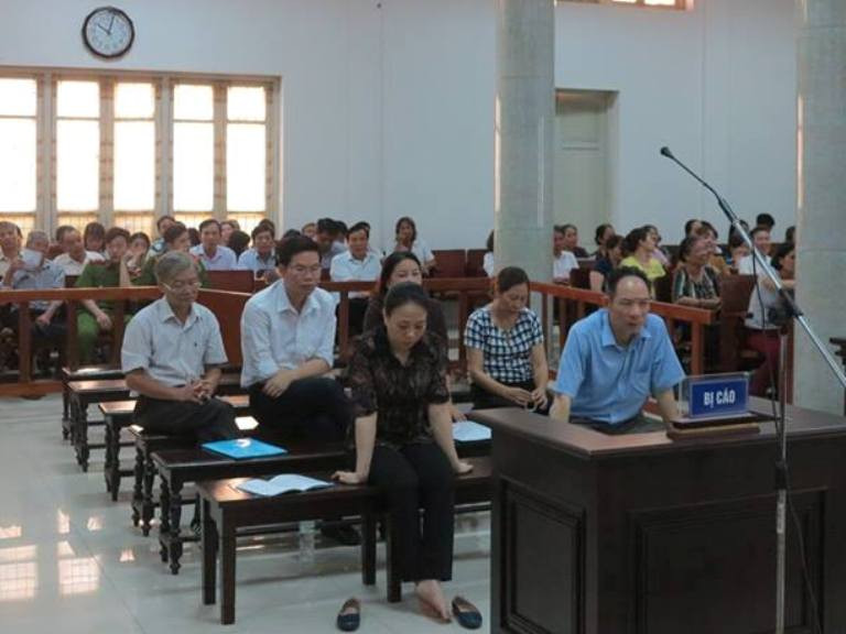 Các bị cáo tại tòa ngày 14/5.