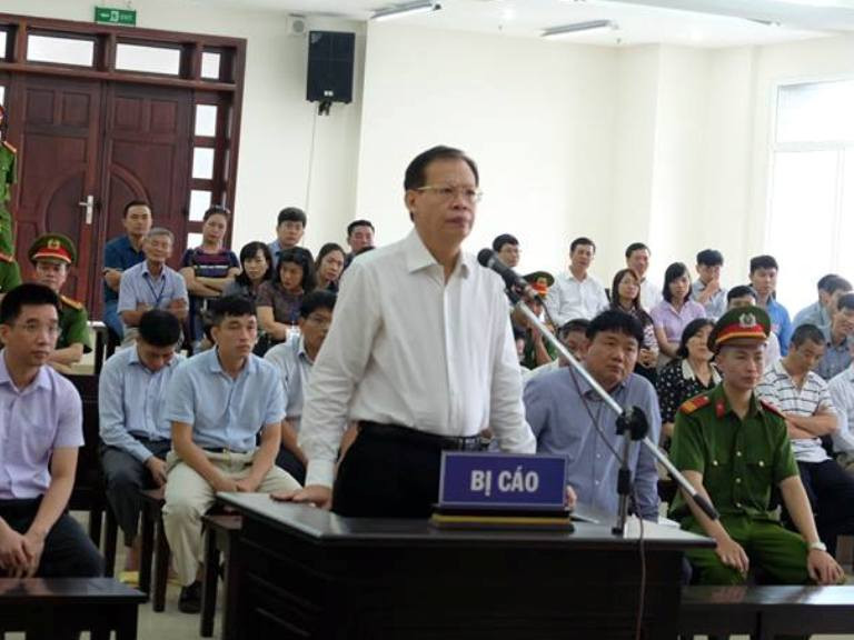 Bị cáo Phùng Đình Thực tại tòa phúc thẩm.