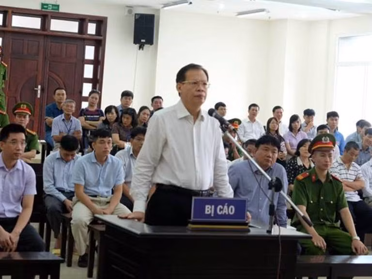 Bị cáo Phùng Đình Thực tại tòa phúc thẩm.