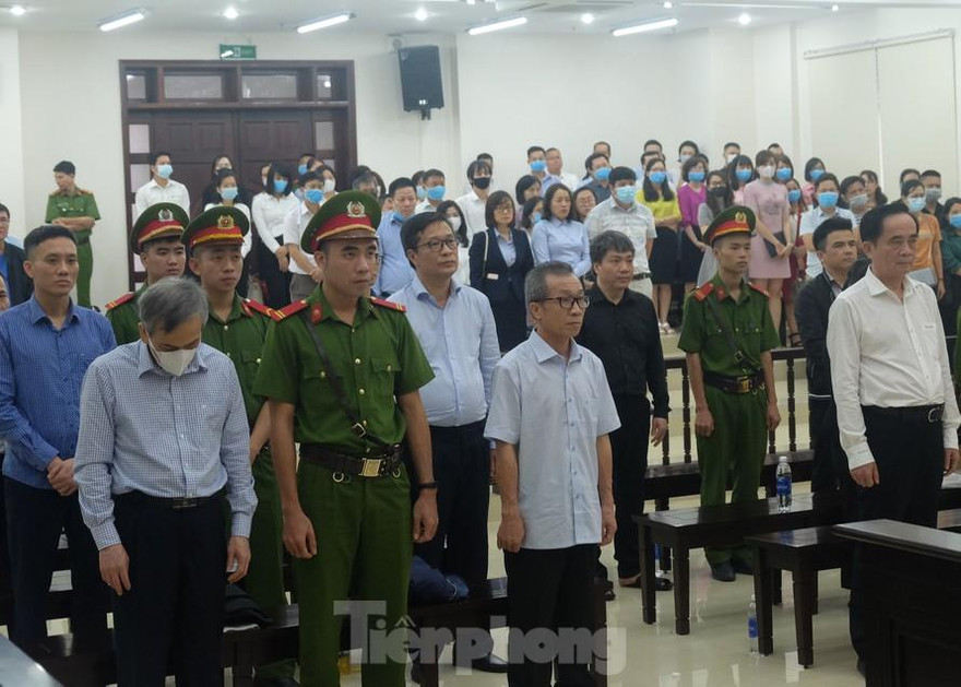 Các bị cáo tại phiên tòa sơ thẩm.