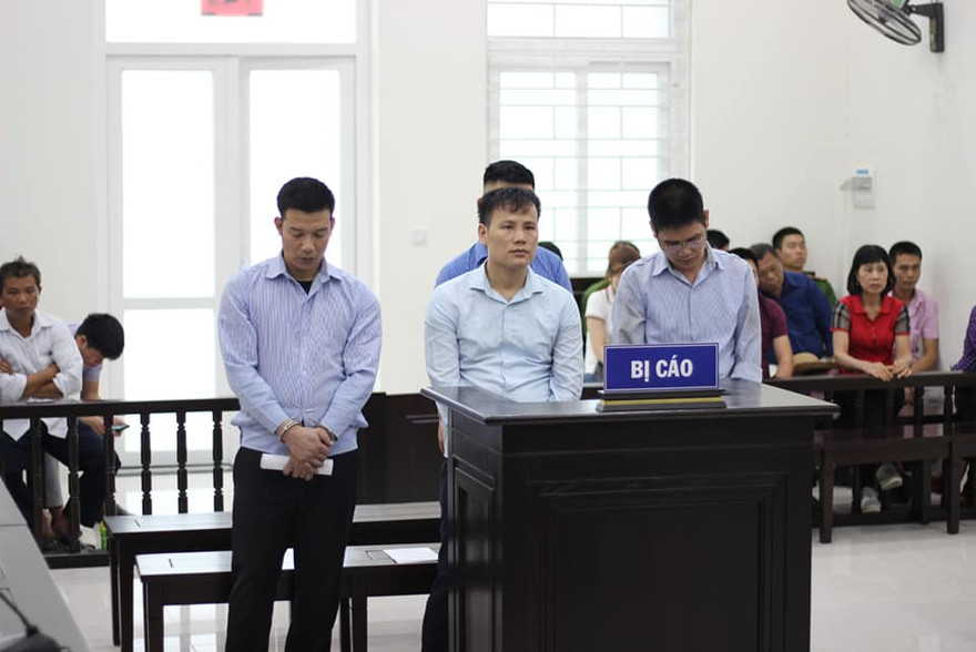 Các bị cáo trong vụ án cướp xe taxi.