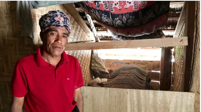 Ngôi làng 'sống chung với người chết' trong nhà