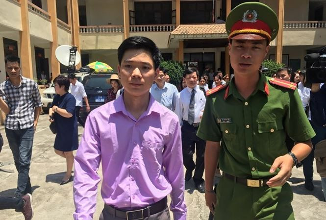 Bị cáo Hoàng Công Lương được tại ngoại tại phiên tòa sơ thẩm.