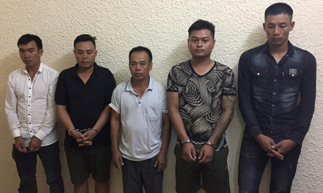 Các đối tượng trong ổ nhóm cưỡng đoạt tiền trên sông Hồng.
