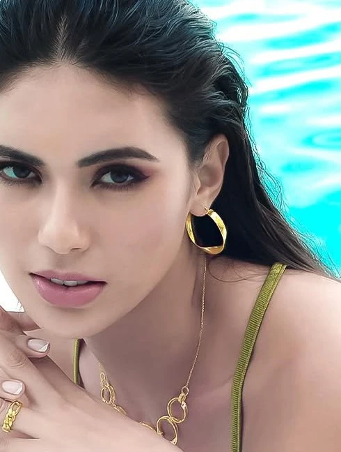 Hoa hậu Hoàn vũ Philippines từ bỏ danh hiệu 