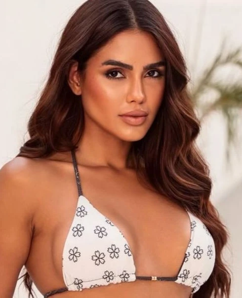 Cô gái trình diễn áo tắm đẹp nhất 