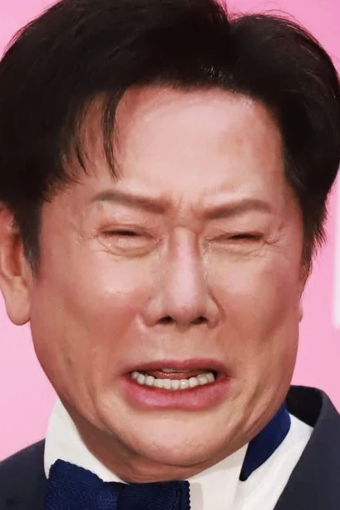 Chuyện gì đang xảy ra với Hoa hậu Hoàn vũ