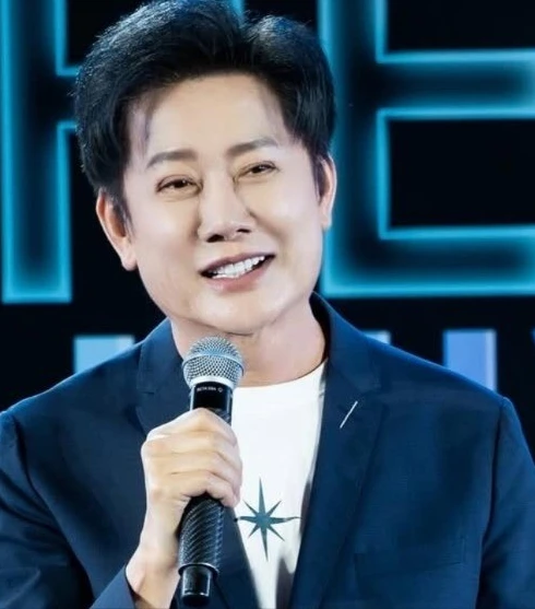 Ông Nawat bị tố đạo nhái 