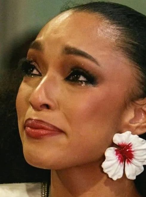 Hoa hậu bị phế truất sau 6 tháng đương nhiệm