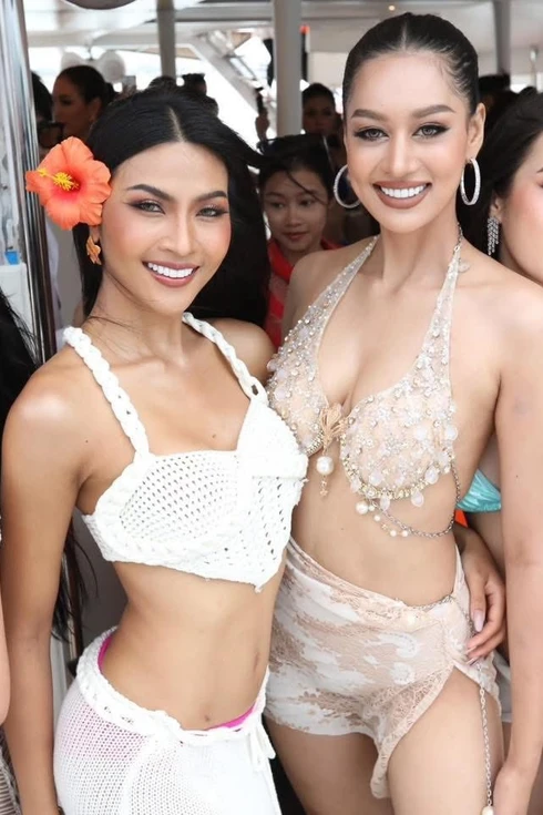 Thí sinh Hoa hậu Hoàn vũ Thái Lan khoe dáng với bikini