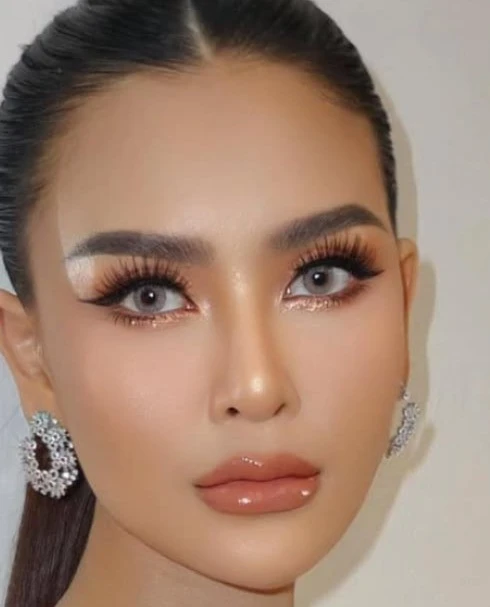 Nữ diễn viên ba lần đi thi mới đăng quang hoa hậu