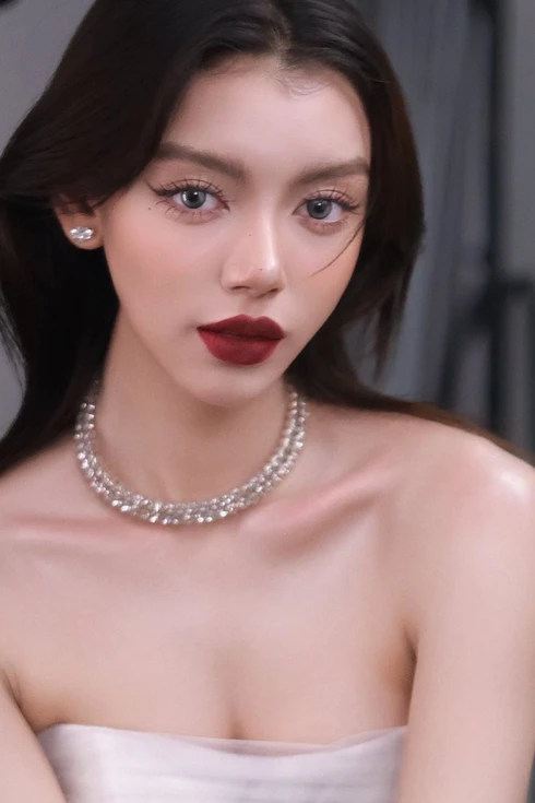 Tranh cãi người đẹp Myanmar sang Việt Nam thi hoa hậu