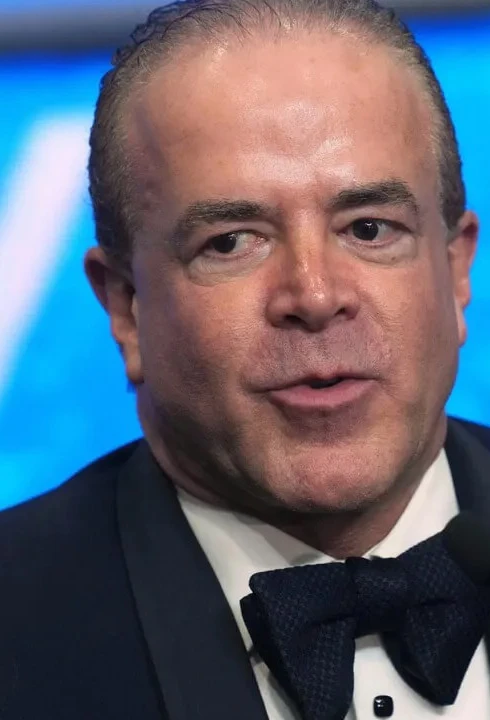 Ông chủ Hoa hậu Hoàn vũ bỏ trốn 