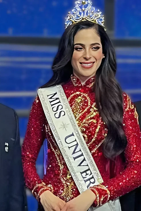 CEO Hoa hậu Hoàn vũ từ chức 