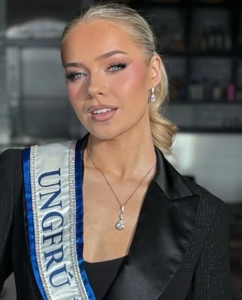 Người đẹp thứ 5 bỏ thi Hoa hậu Hoàn vũ 