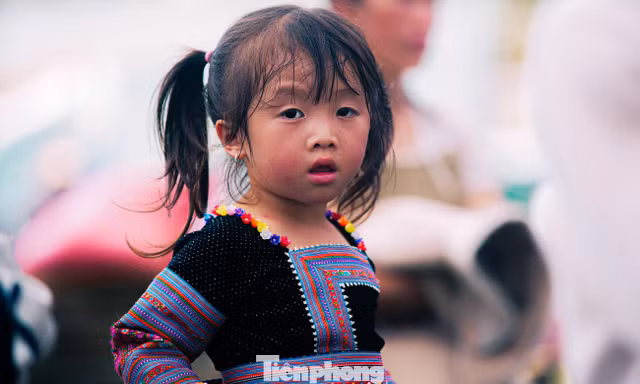 Ngắm nét trong veo của trẻ em vùng cao Tây Bắc