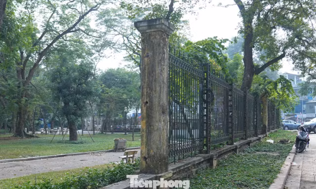 Công viên hơn 100 tuổi ở Hà Nội hạ rào, mở không gian xanh