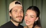 Brooklyn Beckham chặn tài khoản bố mẹ