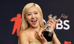 Báo Hàn bị chỉ trích sau chiến thắng của Rosé (BlackPink)
