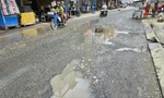 Sau ngập, nhiều tuyến đường ở Cần Thơ đầy 'ổ gà, ổ voi'