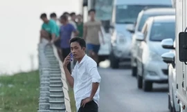 Kẹt xe 10km trên cao tốc Mỹ Thuận - Trung Lương do tai nạn ô tô liên hoàn