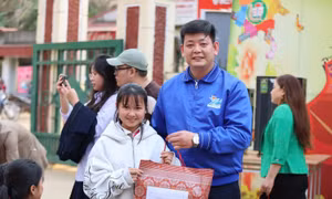 Tuổi trẻ Sơn La chung tay chăm lo Tết cho người dân, học sinh nghèo