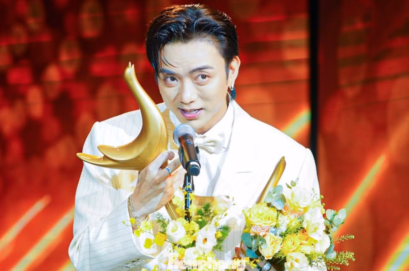 Soobin làm nên kỷ lục, Hương Tràm gây bất ngờ