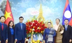 Bí thư thứ nhất T.Ư Đoàn Bùi Quang Huy chúc mừng Đại sứ quán Lào dịp 50 năm Quốc khánh