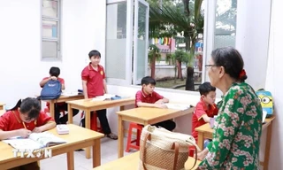 Bà giáo bán vé số nuôi 'lớp học tình thương' suốt 10 năm ở TPHCM 