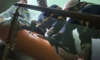 Người đàn ông nặng 150 kg vừa được cảnh sát TPHCM hỗ trợ