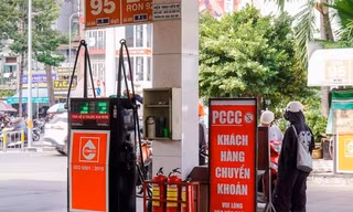 Nhiều cây xăng tại TPHCM đồng loạt nhận chuyển khoản