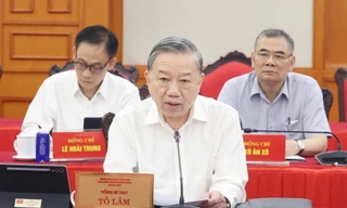 Bộ Chính trị cho ý kiến về đề án nhân sự Đại hội Đảng bộ Hà Nội, TPHCM