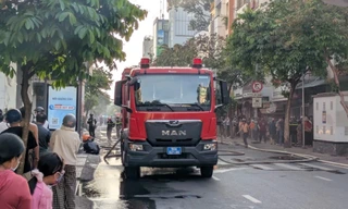 Lửa bùng lên từ tầng hầm thẩm mỹ viện ở TPHCM, người dân hoảng loạn tháo chạy