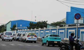 Phạt nguội hơn 1.000 ô tô đỗ sai quy định quanh sân bay Tân Sơn Nhất