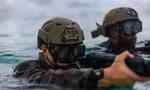 Lầu Năm Góc công bố hình ảnh lính thuỷ đánh bộ luyện tập tấn công đổ bộ