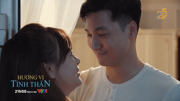 Nam hạnh phúc khóc trên vai chồng