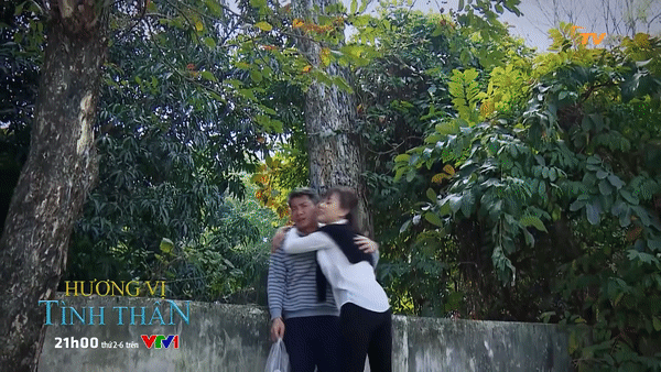 "Hương vị tình thân" đánh dấu sự trở lại của nghệ sĩ Võ Hoài Nam. Anh đảm vai ông bố tù tội, thương con đứt ruột