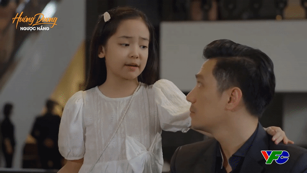 Minh và Hoàng ngơ ngác khi mẹ con Cami gán ghép Hoàng với Minh Minh và Hoàng ngơ ngác khi mẹ con Cami gán ghép Hoàng với Minh