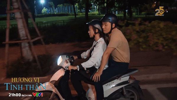 Long kiếm cớ thân mật với Nam