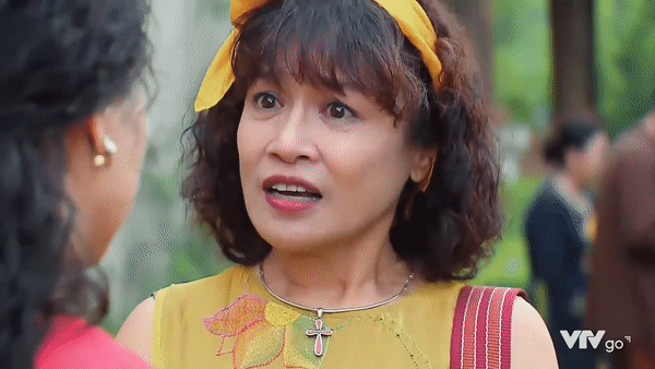 Bà Bích (Tú Oanh) có màn cà khịa đỉnh cao dành cho bà Sa