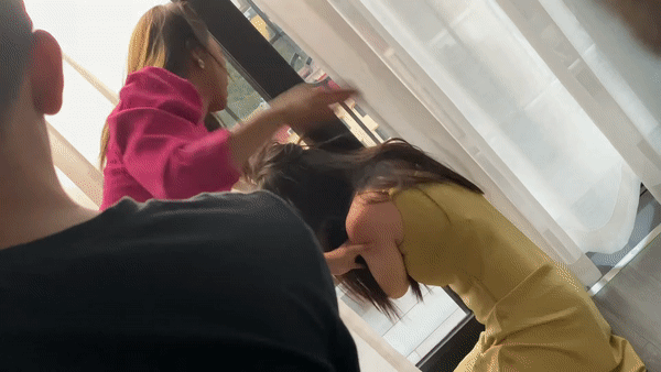 Hình ảnh Quỳnh Kool chịu đánh thật trong khi quay "Hãy nói lời yêu"