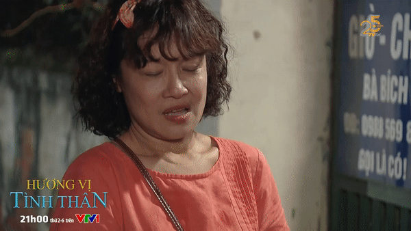 Bà Bích (Tú Oanh) thả thính với ông Sinh