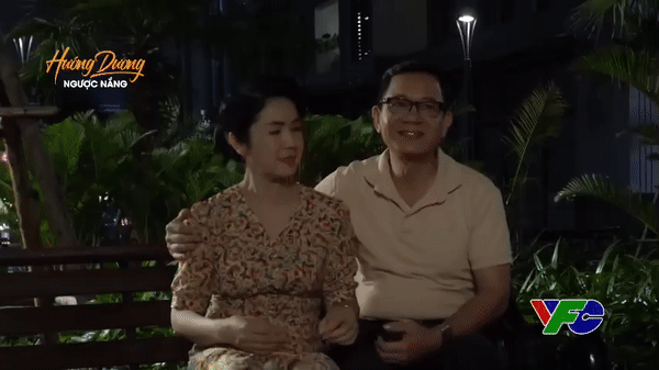 NSƯT Phạm Cường chỉ còn biết cười trừ NSƯT Phạm Cường chỉ còn biết cười trừ