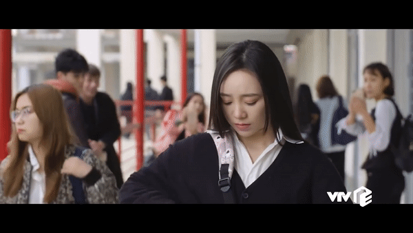 Hoàng My không thoát khỏi sự dè dỉu của bạn học