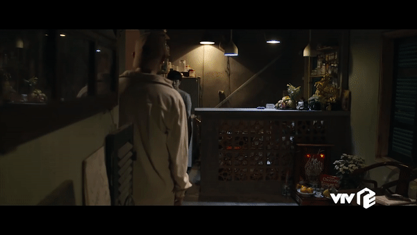 Tú cảnh giác với Duy