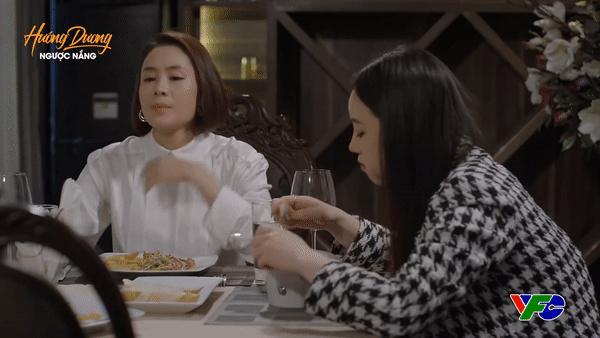 Châu (Hồng Diễm) khuyên can Ngọc (Quỳnh Kool) nhưng cuối cùng lại nghẹn lời