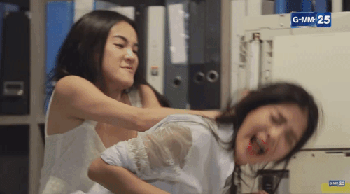 Đánh ghen như cơm bữa trong phim Thái Lan