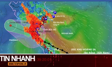 TIN NHANH: Chuyên gia cảnh báo vẫn còn 3 nguy cơ tiềm ẩn nguy hiểm từ bão Bualoi